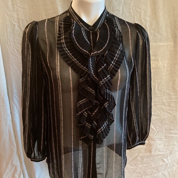 LAST CHANCE! White House Black Market Black and White Blouse - Picture 4 of 5